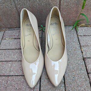 Beige heels